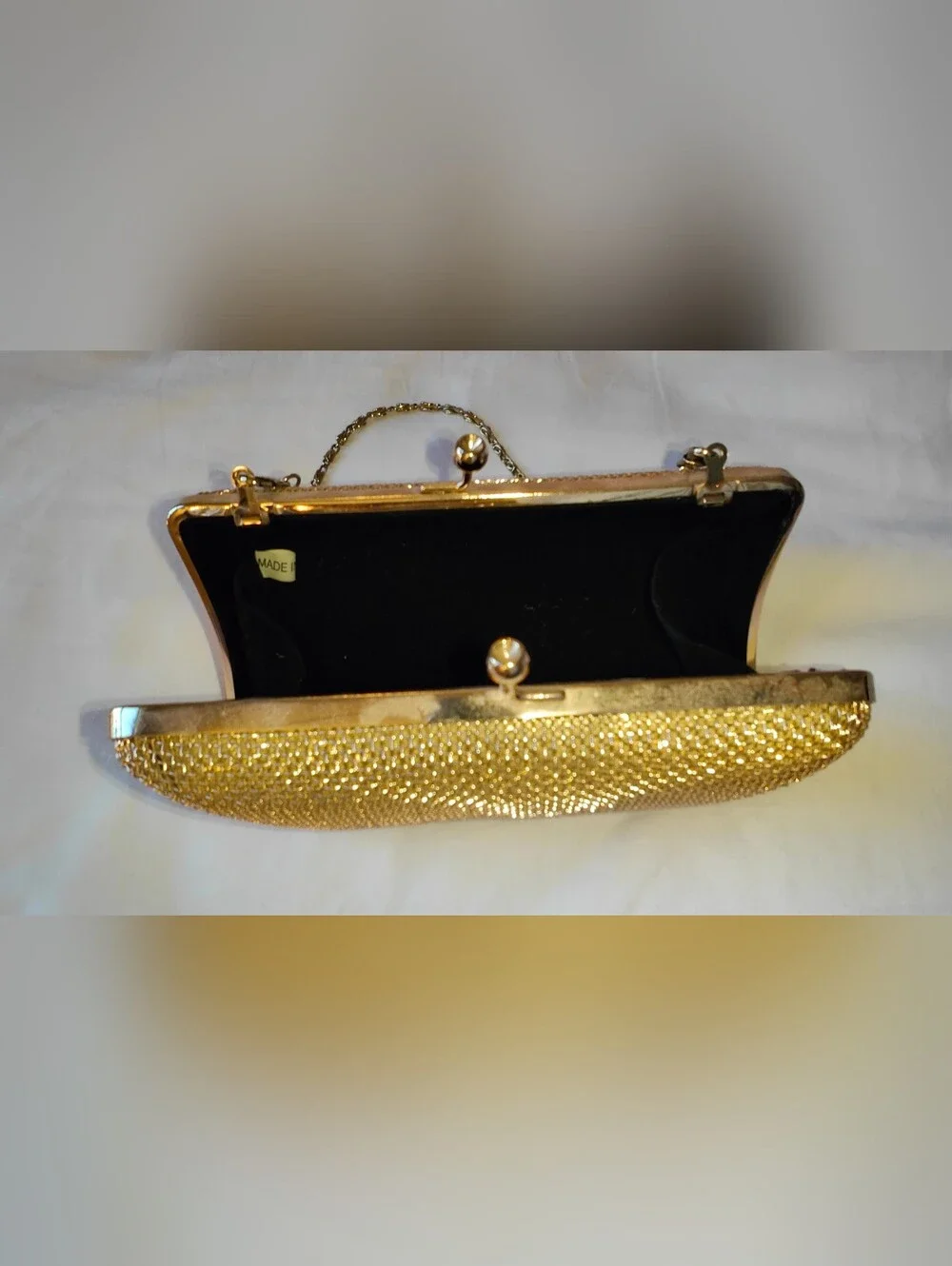 VTG Gold Mesh Evening Clutch Kiss Lock Black Velvet Flock Lining Hard Shell Case